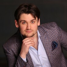 Kursanov 00 portrait 2023 copyr gabriel rollinson 01 